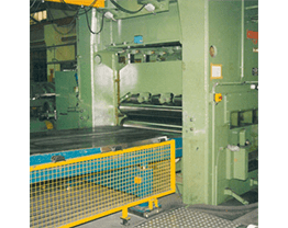 Máquina para planificação e endireitamento modelo RI